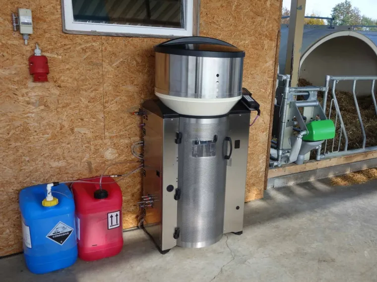 Distributeur automatique de lait, Saint-Baudille-et-Pipet, SAS Trièves Matériel Elevage